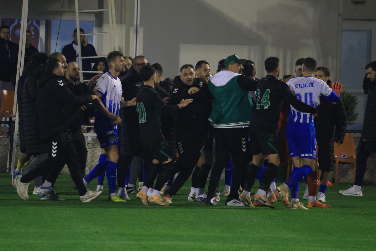 Scandal pe teren în Craiova - Konyaspor