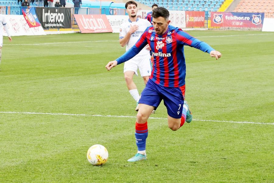 Ioan Hora în tricoul celor de la FC Bihor Oradea. Foto: Facebook „Îmi aduc aminte de tinerețe” » Campionul României mai are un vis la 37 de ani: „Doar două, trei minute în Superligă!”