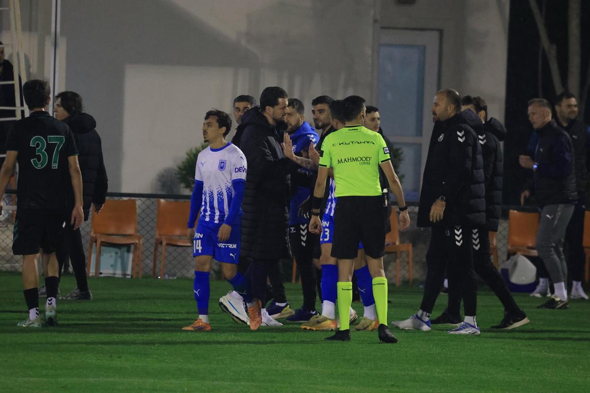 Scandal pe teren în Craiova - Konyaspor