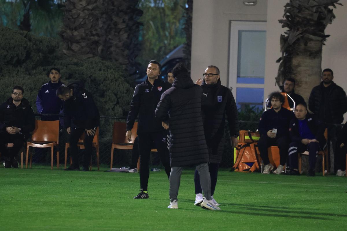 Universitatea Craiova - Konyaspor s-a încheiat cu mare scandal! Arbitrul a fluierat finalul în minutul 88 din cauza incidentelor