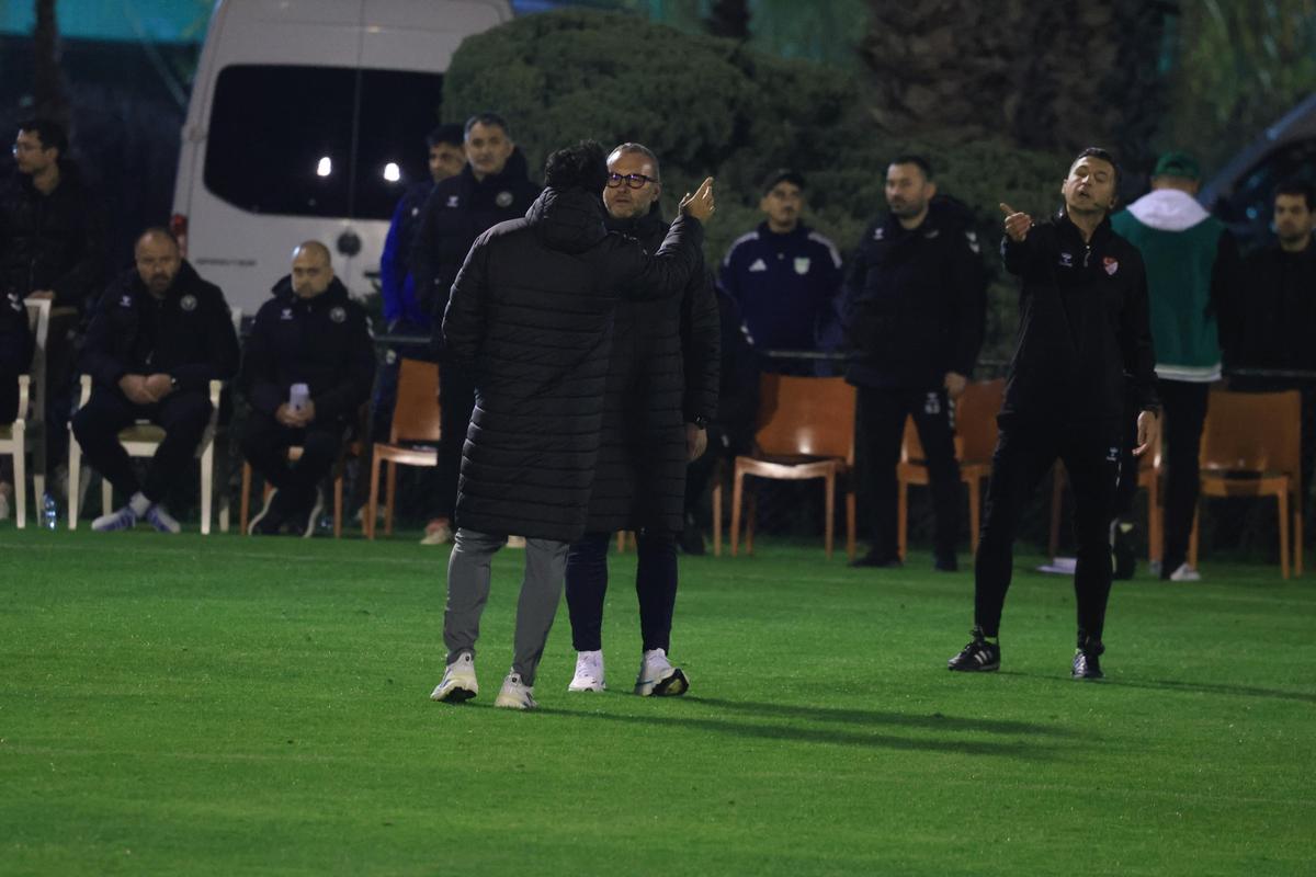 Bătaie generală la primul amical al Universității Craiova din Antalya: Coelho a intrat pe teren » Imagini de pe gazon