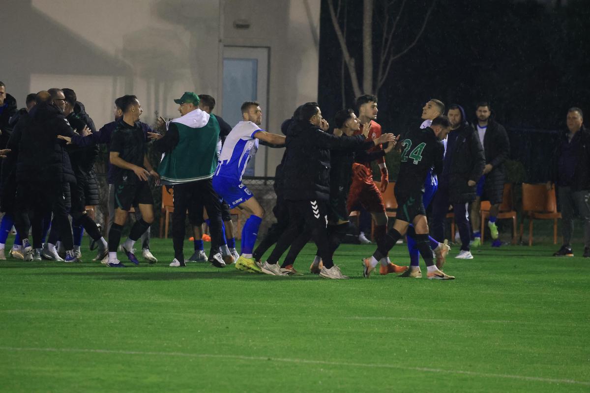 Scandal pe teren în Craiova - Konyaspor