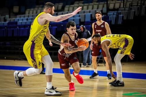 Hapoel Holon - Trapani Shark din play-in-ul Basketball Champions League s-a încheiat în minutul 7, la 38-5 pentru gazde/Foto: championsleague.basketball