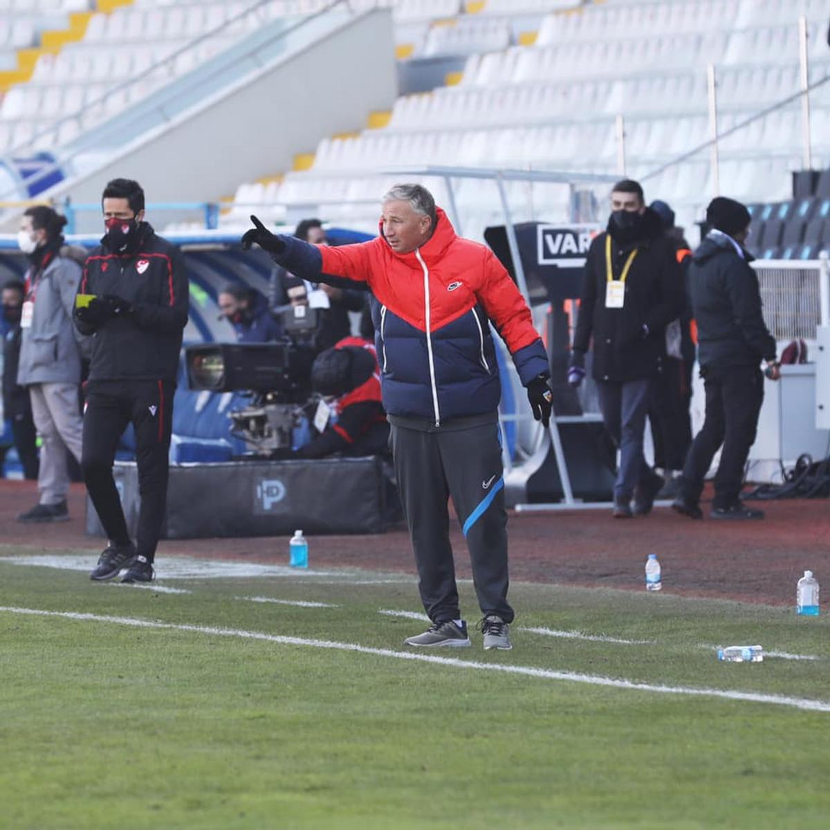 ERZURUM BB - KAYSERISPOR 1-1. Petrescu, declarații tari după egalul cu rivala din clasament: „Erzurum merita mai mult, a luptat mai tare”