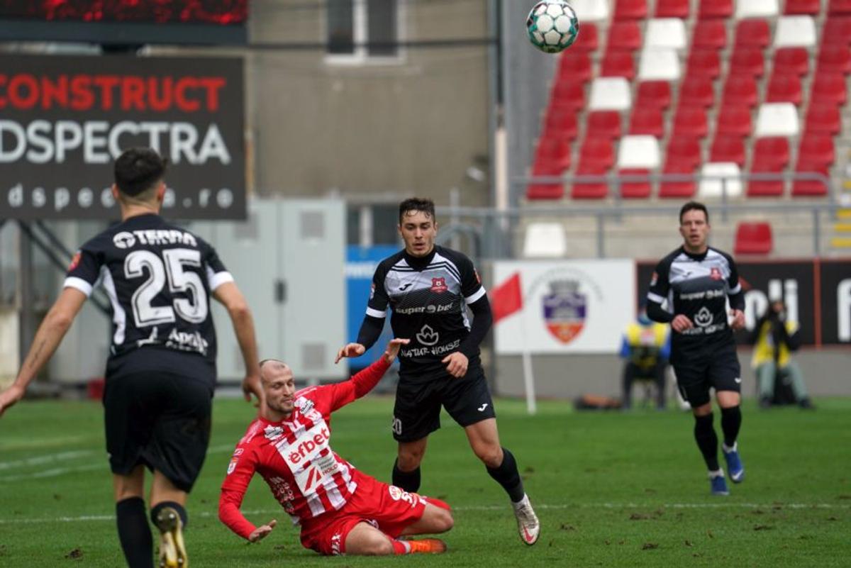UTA - Hermannstadt 1-1. „Bătrâna Doamnă”, salvată de eroarea lui Istvan Kovacs » Cronică + clasament actualizat