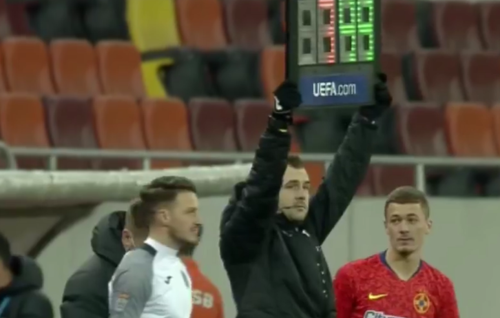 La pauza meciului dintre FCSB și Clinceni, Toni Petrea, antrenorul roș-albaștrilor, a efectuat nu mai puțin de 3 schimbări!