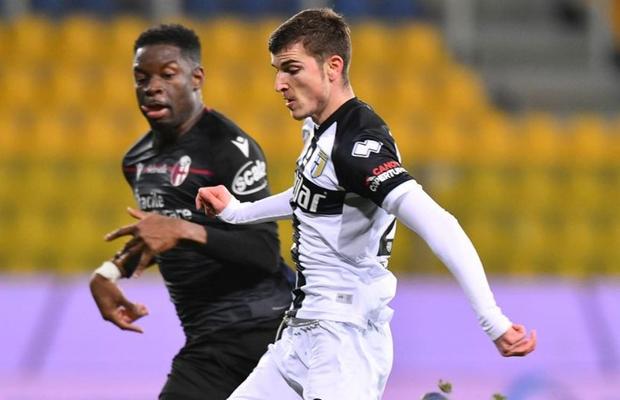 Ce note au primit Dennis Man și Valentin Mihăilă, după Parma - Bologna 0-3: „A fost cel mai bun din repriza a doua”