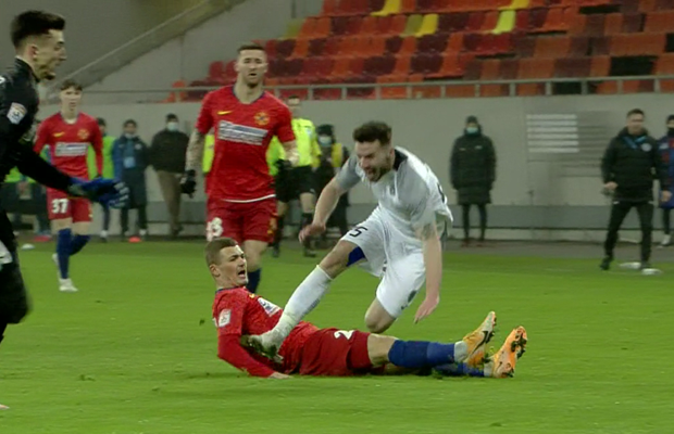 Faze controversate în FCSB - Clinceni » Academica a cerut ROȘU! Verdictul lui Ion Crăciunescu