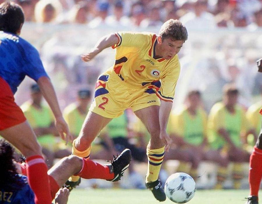Dan Petrescu în America, în meciul cu Statele Unite câștigat în urma golului său Istoria unei dușmănii care a exclus un jucător din Generația de Aur. Dan Petrescu: „Tata a zis că Badea e un criminal”. Badea: „Eu și Petrescu suntem incompatibili”