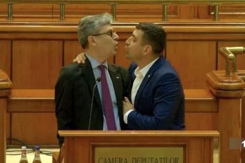 George Simion îl bruschează pe Virgil Popescu / Sursă foto: Captură YouTube