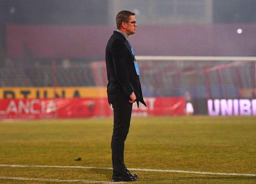 FC Botoșani a învins-o categoric pe Dinamo, scor 4-0. Fanii-finanțatori din programul DDB și-au pierdut răbdarea cu Flavius Stoican (45 de ani) și au demarat negocierile cu cehul Dusan Uhrin Jr. (54 de ani).