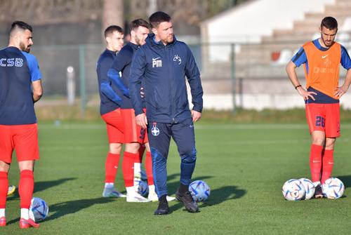 Gigi Becali (64 de ani), finanțatorul celor de la FCSB, i-a dat mâna liberă lui Mihai Pintilii (38 de ani) în stabilirea liniei defensive la FCSB.