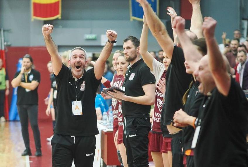 Rapid a câștigat cu CSM București, scor 30-28, în „Liga Florilor”. David Ginesta Montes, antrenorul echipei din Giulești, a fost extrem de fericit la final.