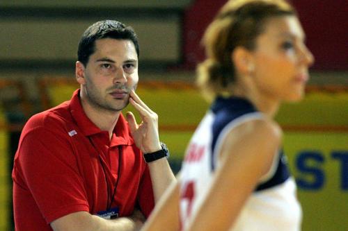 Atanas Petrov pe când antrena naționala feminină a României Foto: Imago