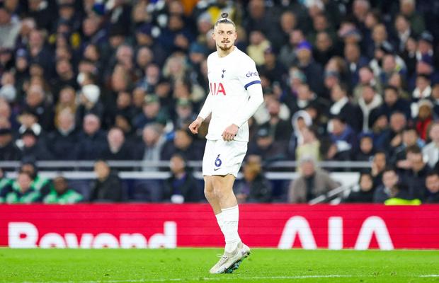 Primele probleme pentru Radu Drăgușin la Tottenham » Ce decizie ar fi luat clubul din Premier League