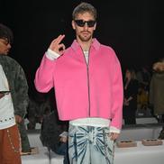 Ionuț Andei Radu, alături de Valentino Lazaro (Torino), la lansarea colecției PDF la Menswear Fall Winter 2025 la Milano / Foto: Imago