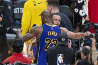 LeBron James, 3 triple în 48 de secunde! Lakers, prima victorie, cu Doncic în tribune
