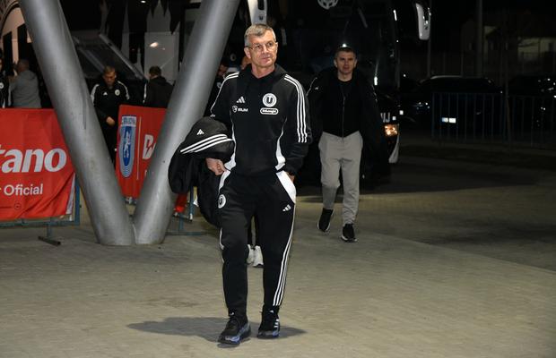 Mesajul lui Sabău pentru Blănuță, disputat de FCSB și Rapid: „Dacă nu mai este cu mintea aici...”