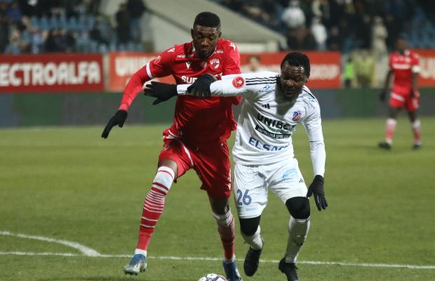 Dinamo s-a încurcat la Botoșani, dar a urcat pe primul loc în Superliga! » Cum arată clasamentul