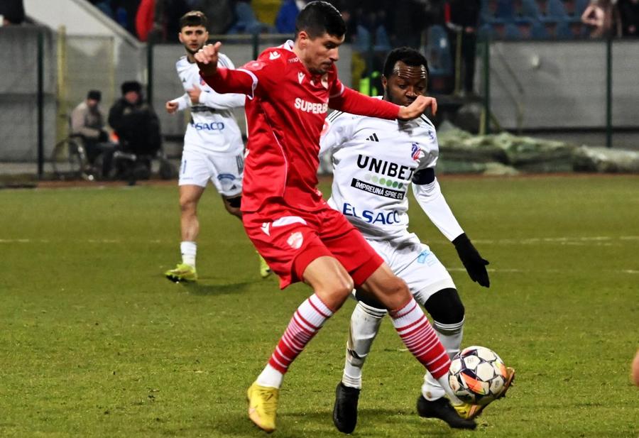 „Câinii” au plecat cu un punct de la Botoșani, deși jocul a lăsat mult timp de dorit / Sursă foto: sportpictures.eu Locul, dar jocul?