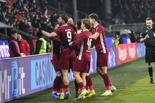 Ce gafă în CFR - U Cluj! » Macalou l-a servit perfect pe Camora