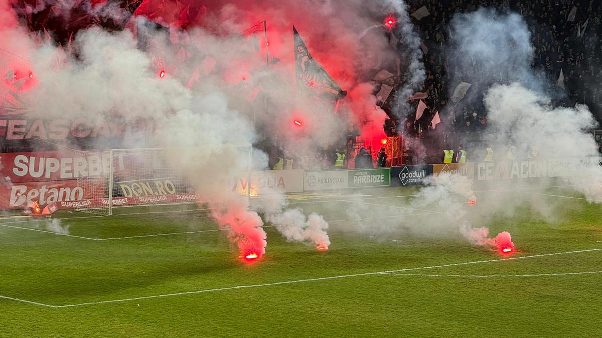 Torțe la CFR - U Cluj