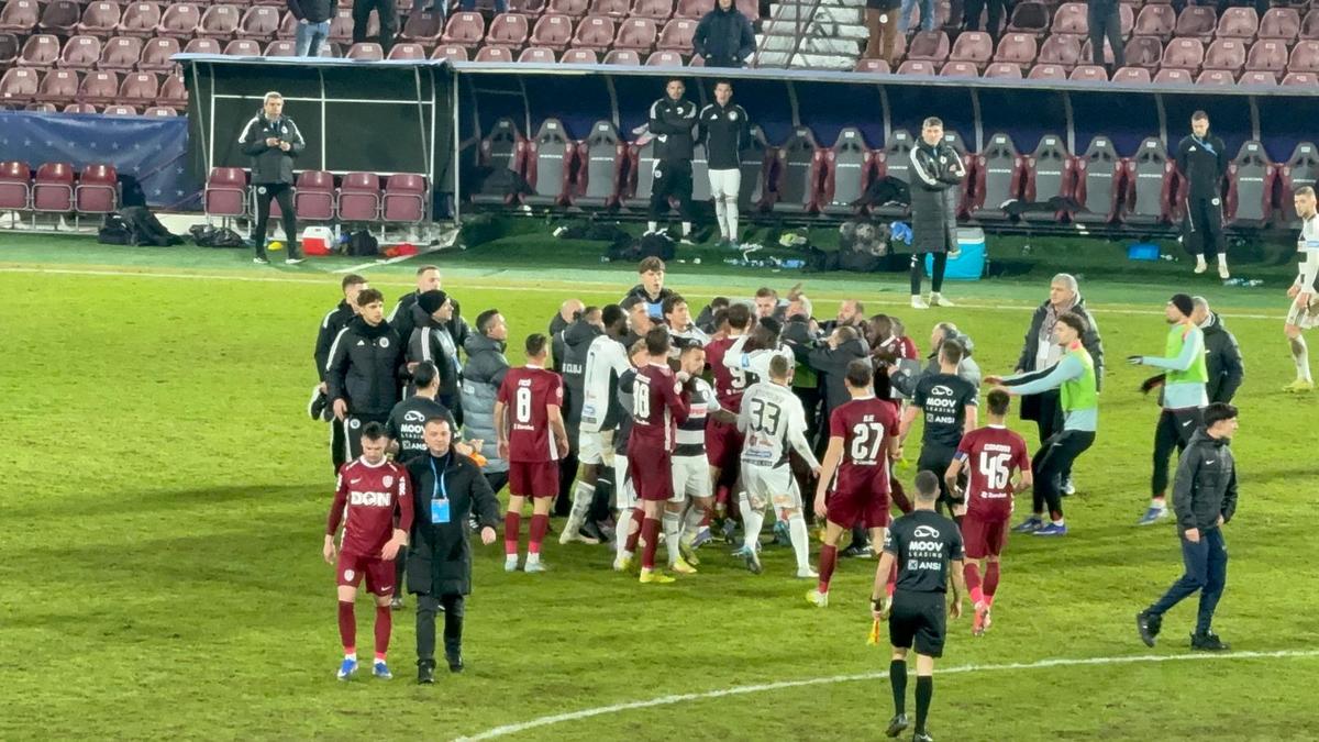 Cristiano Bergodi a făcut scandal la finalul meciului dintre CFR Cluj și U Cluj
