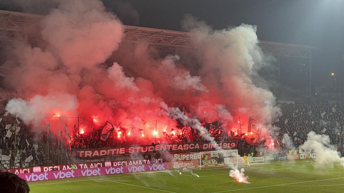 Torțe la CFR - U Cluj