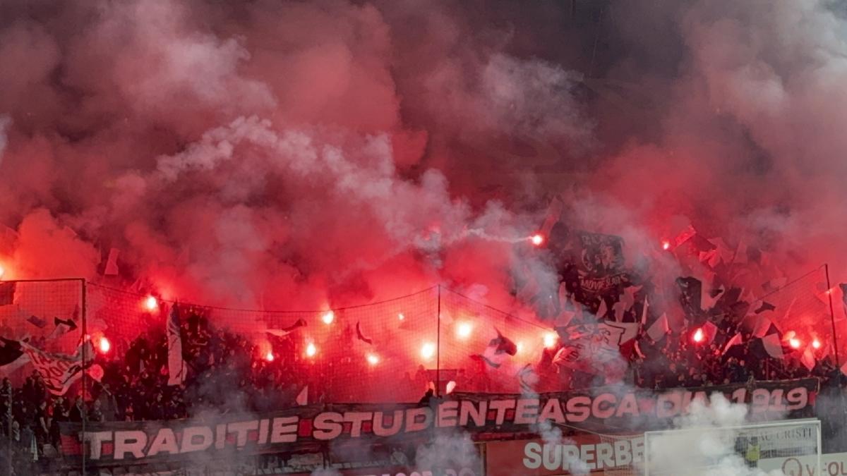 Torțe la CFR - U Cluj