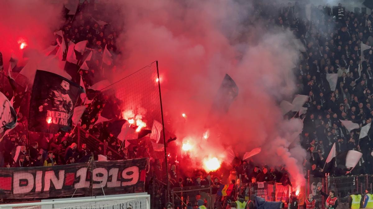 Torțe la CFR - U Cluj