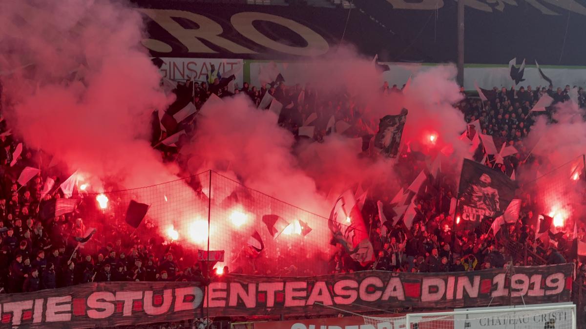 Torțe la CFR - U Cluj