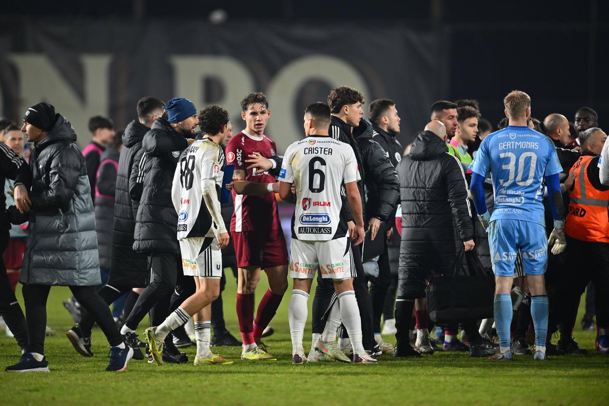 CFR Cluj, victorie uriașă cu U Cluj! Daniel Pancu a readus echipa la viață, Bergodi a avut o ieșire animalică la final