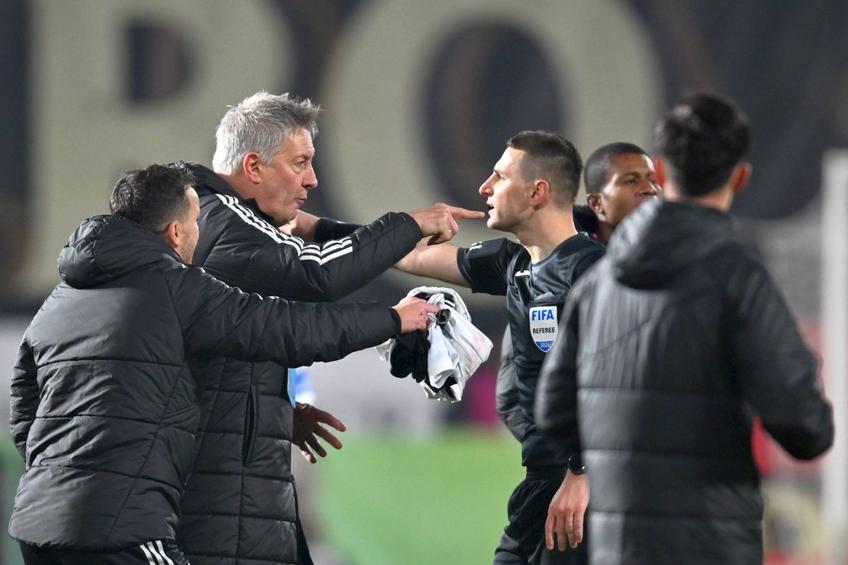 Cristiano Bergodi a sărit să-i bată pe fotbaliștii CFR-ului, după meciul cu U Cluj // FOTO: Imago Images