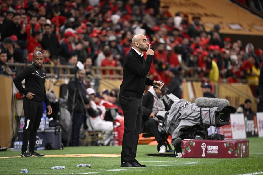 Walid Regragui, în timpul finalei de la CAN 2025/2026 (Maroc - Senegal 0-1) // FOTO: Imago Images Cutremur la naționala Marocului! Selecționerul și-a anunțat demisia după eșecul de la Cupa Africii