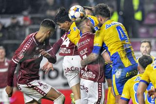 Întrebat după Rapid - Petrolul: „E adevărat că sunteți certați cu antrenorul?”