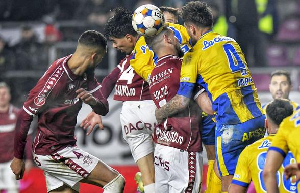 Întrebat după Rapid - Petrolul: „E adevărat că sunteți certați cu antrenorul?”