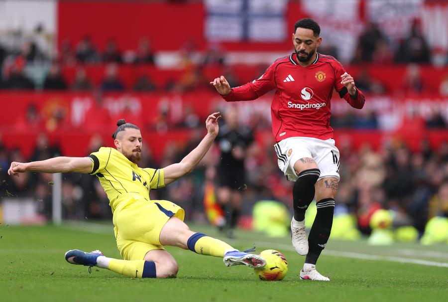 Presa din Anglia, la unison despre Radu Drăgușin » Nota după Manchester United - Tottenham