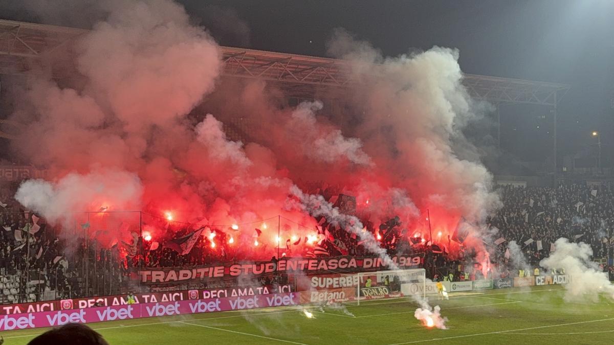 „Bug” ca-n FIFA 98 » Portarul Popa, plonjon bizar la golul lui Nistor din CFR Cluj - U Cluj