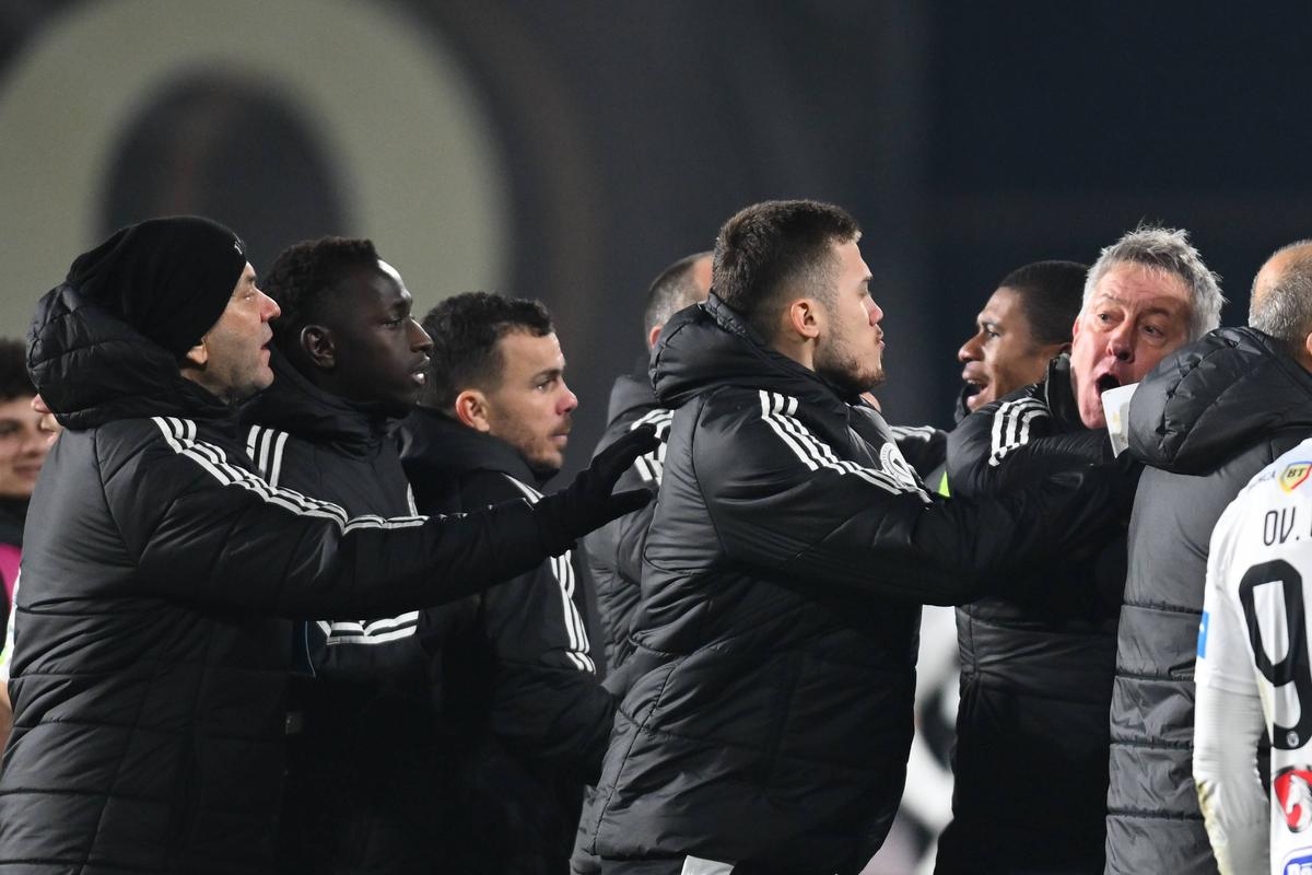 Ce pedeapsă riscă Cristiano Bergodi în urma scandalului cu jucătorii de la CFR Cluj