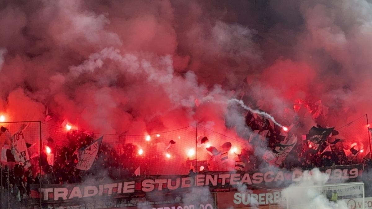 Torțe la CFR - U Cluj