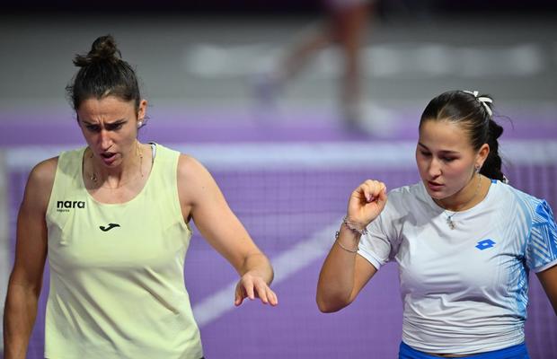 Kamilla Rakhimova și Sara Sorribes Tormo, campioanele Transylvania Open la dublu! Revenire impresionantă a câștigătoarelor în setul secund