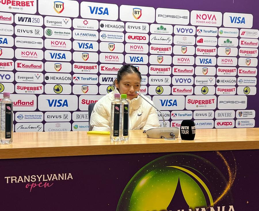 Emma Răducanu, la conferința de presă de după finală/Foto: David Istrate (GSP.ro) Emma Răducanu, laude pentru Sorana Cîrstea și Simona Halep după finala Transylvania Open: „A fost idolul meu de când eram copil”