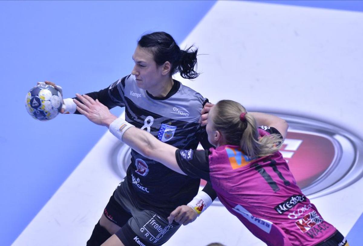 CSM București - Vipers Kristiansand 28-22 // FOTO + VIDEO Neagu, de neoprit! CSM București, victorie fără emoții în ultimul meci din grupele Ligii » Urmează o superconfruntare în sferturi