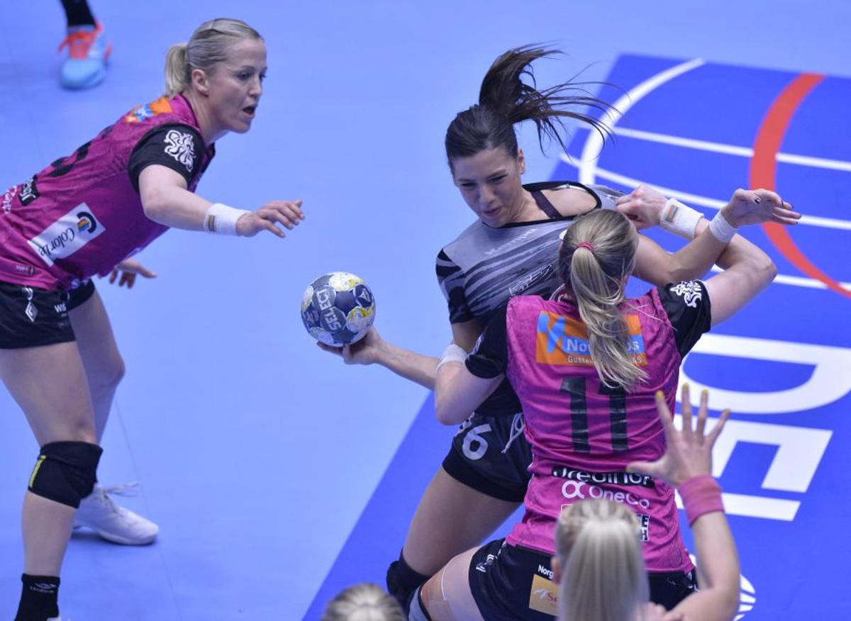 CSM București - Vipers Kristiansand 28-22 // FOTO + VIDEO Neagu, de neoprit! CSM București, victorie fără emoții în ultimul meci din grupele Ligii » Urmează o superconfruntare în sferturi