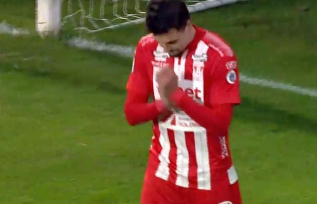 VIDEO Adrian Petre, „blocat” și la UTA! Ratare uriașă în meciul cu CFR Cluj: finalizare lamentabilă cu poarta goală în față