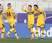 Fiorentina și Parma au remizat în runda #26 din Serie A, scor 3-3. Valentin Mihăilă, introdus la pauză, și Dennis Man, aruncat în luptă în minutul 62, și-au pus amprenta asupra jocului.
