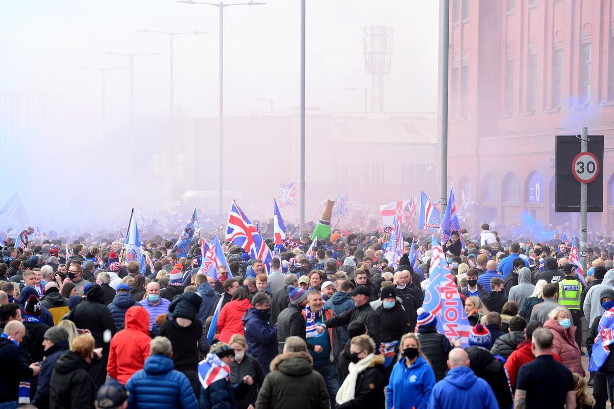 Suporterii Glasgow Rangers sărbătoresc titlul