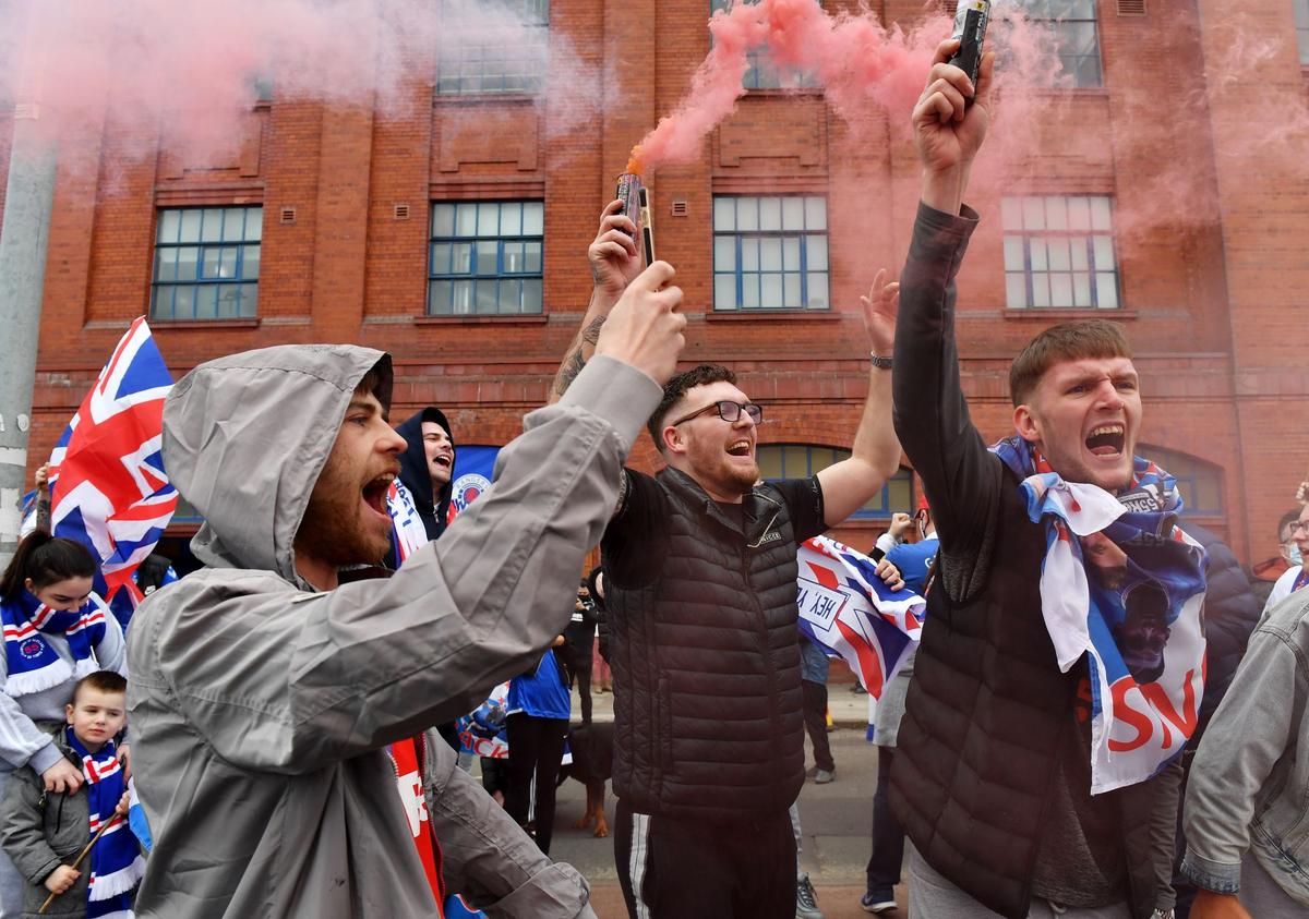 Suporterii Glasgow Rangers sărbătoresc titlul