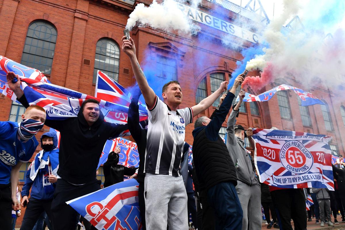 Suporterii Glasgow Rangers sărbătoresc titlul