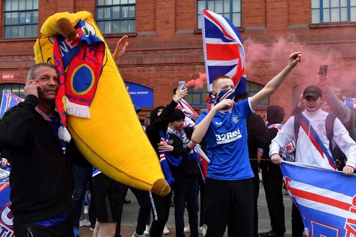 Suporterii Glasgow Rangers sărbătoresc titlul